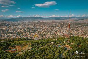 Гора Мтацминда в Тбилиси