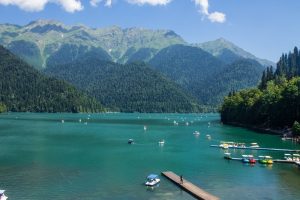 Абхазия летом - озеро Рица